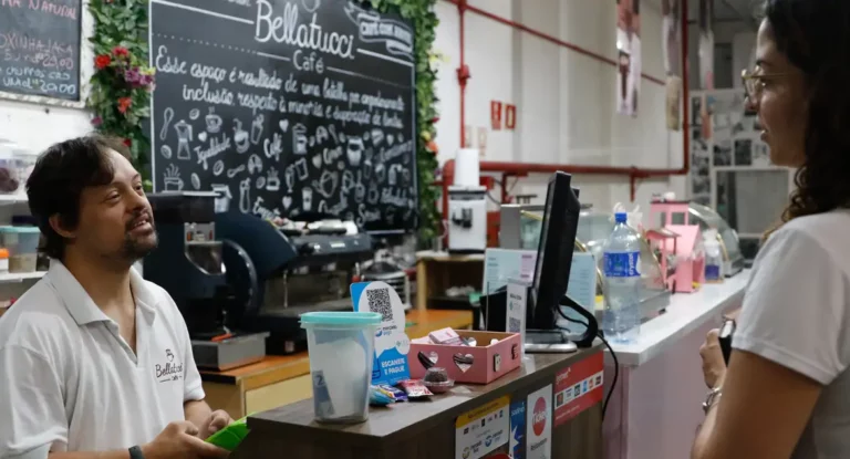 Brasil tinha 7,9 milhões de empresas ativas em 2022, diz IBGE