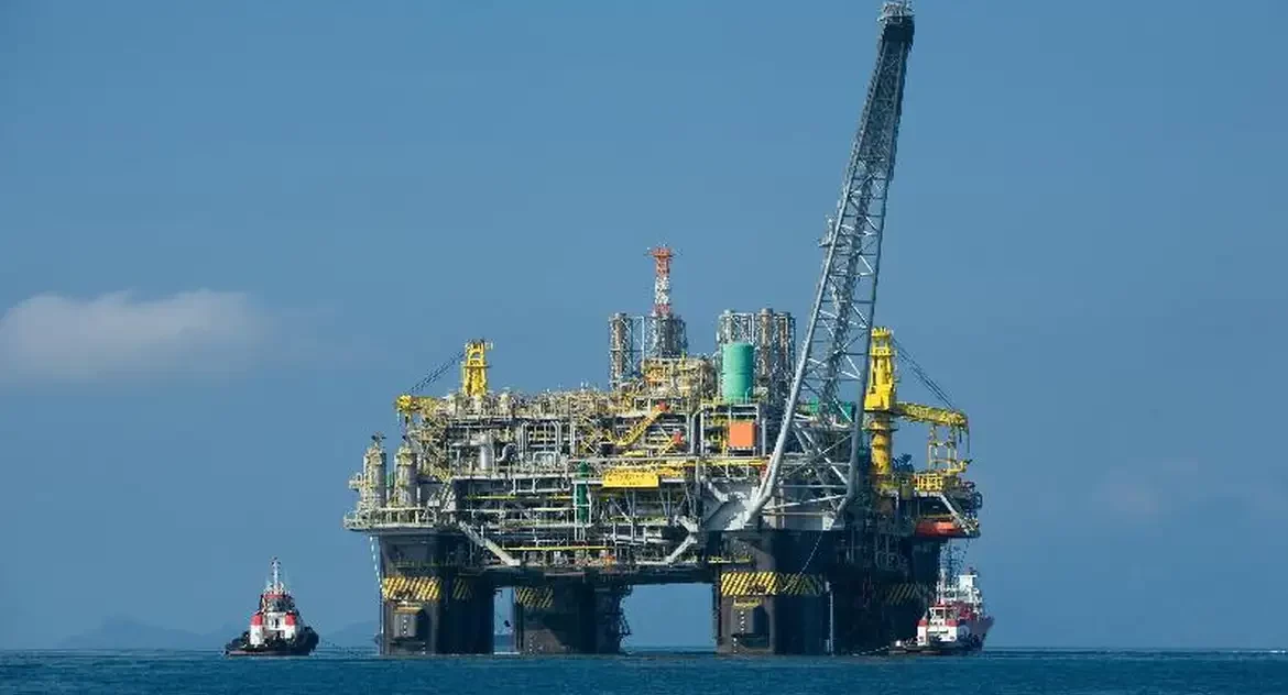 Produção de petróleo da União supera 100 mil barris diários em outubro