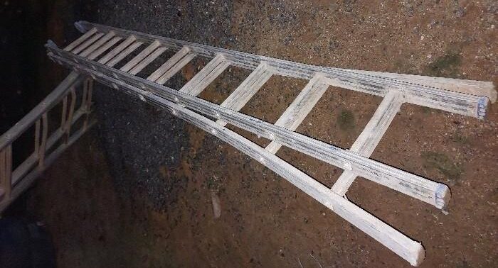 Homem é preso após ser flagrado furtando escada de alumínio