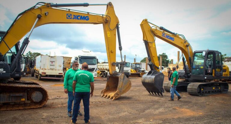 Prefeitura recebe duas escavadeiras hidráulicas, através de doação do Ministério da Agricultura - News Rondônia