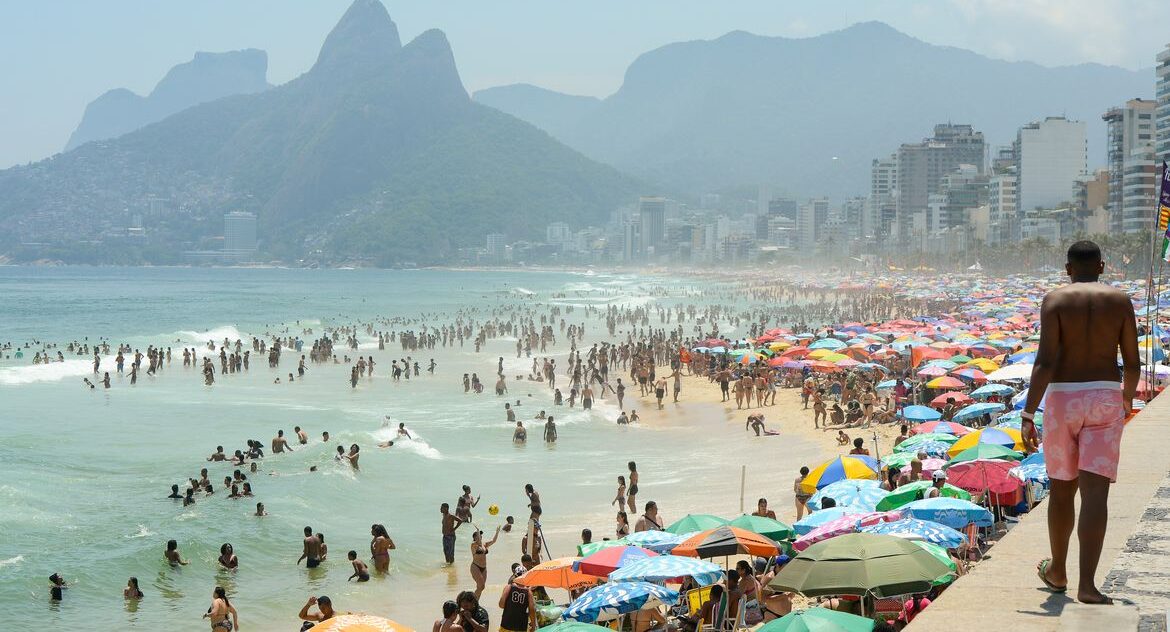 Turistas brasileiros injetarão R$ 148 bi na economia durante o verão