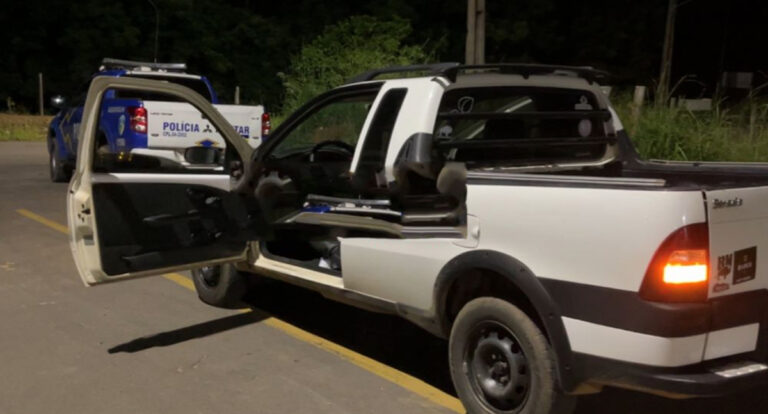 Polícia Militar recupera veículo roubado logo após roubo, em Ji-Paraná