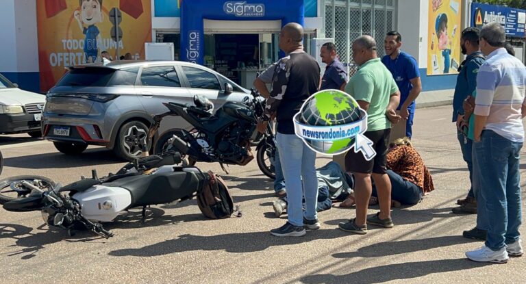 Motociclista sofre fratura em acidente com carro no centro