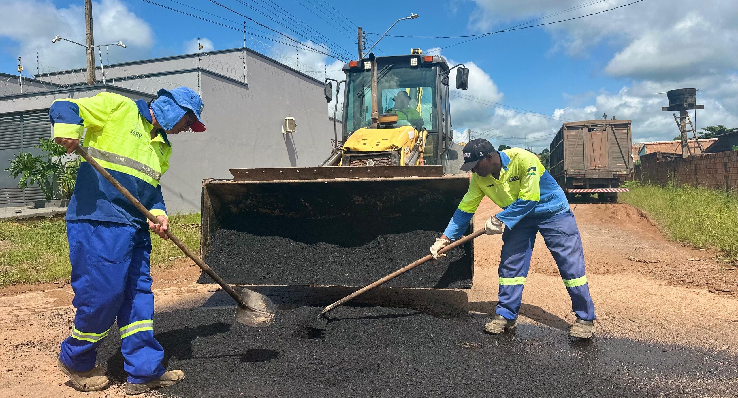 Prefeitura realiza manutenção em ruas do Setor 07