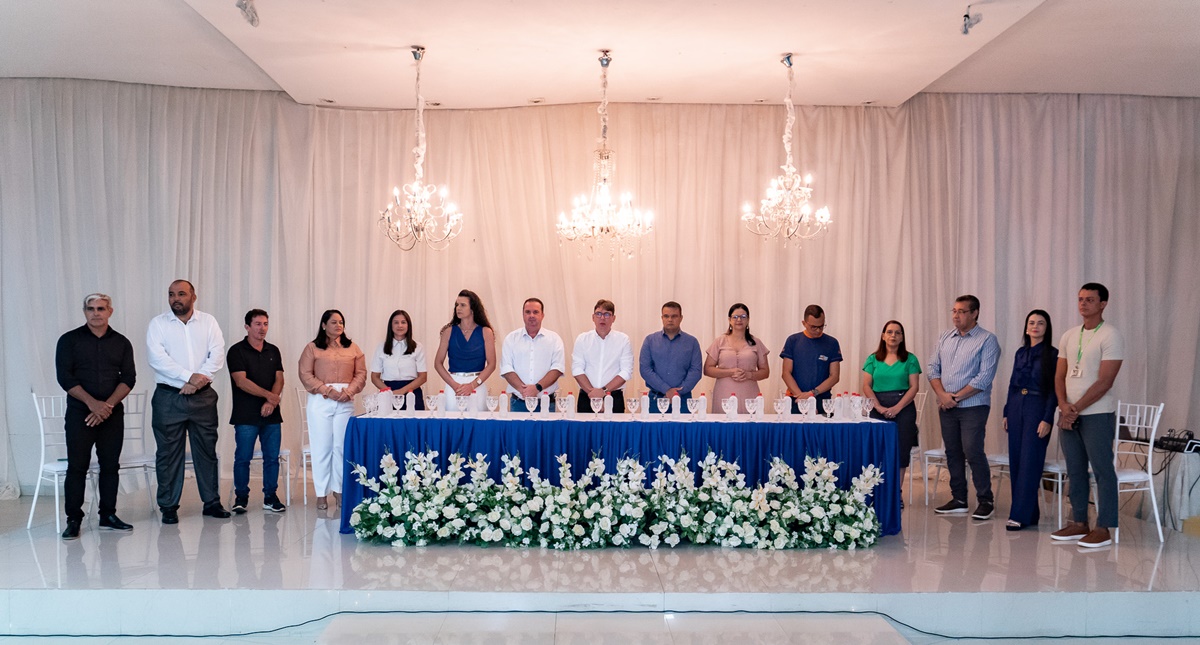 Prefeitura de Jaru recepciona professores da Rede municipal de ensino para o ano letivo de 2025; evento contou com a parceria da Cooped - News Rondônia