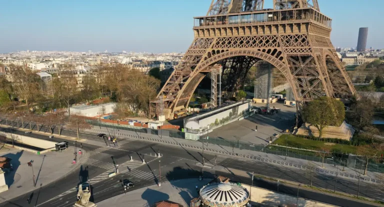 Paris deixa X por rede “alimentar discurso de ódio e desinformação"