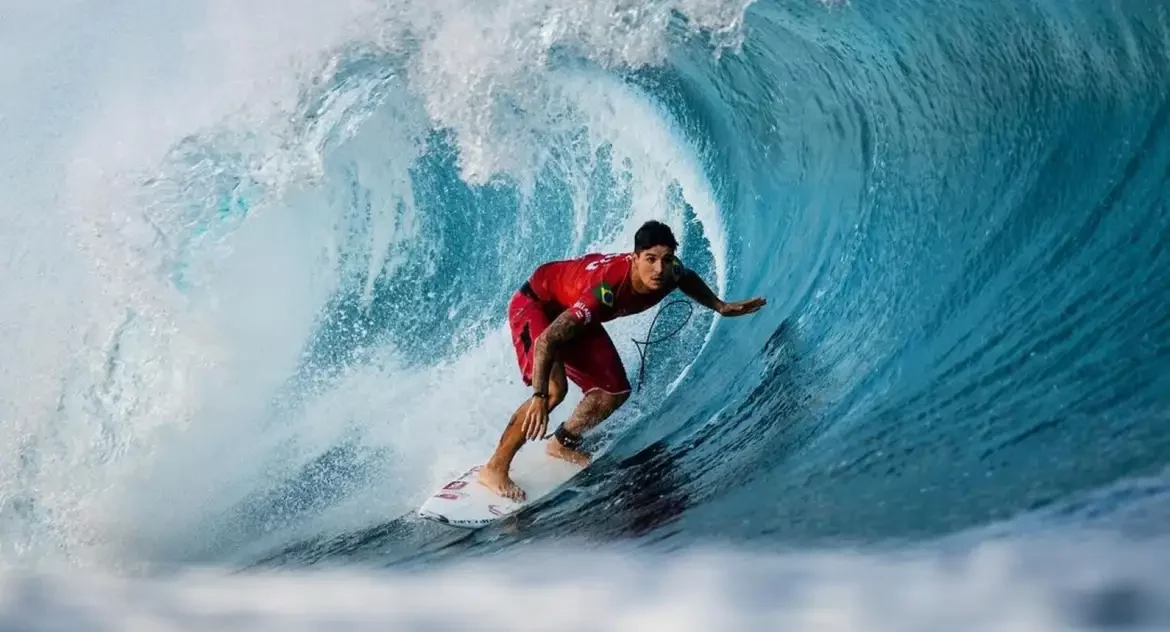 Gabriel Medina lesiona ombro e perde temporada 2025 da WSL