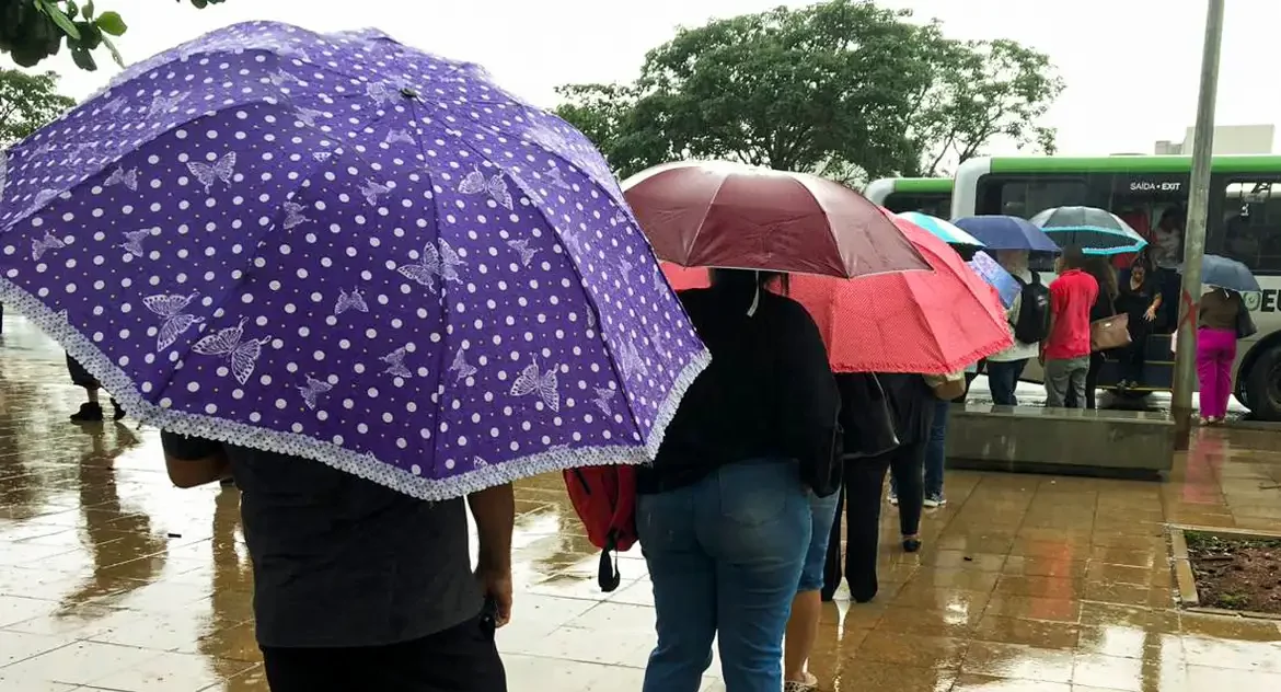 Chuvas intensas colocam maior parte do país em alerta