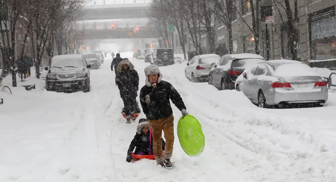 Partes da Flórida são isoladas por tempestade de neve histórica