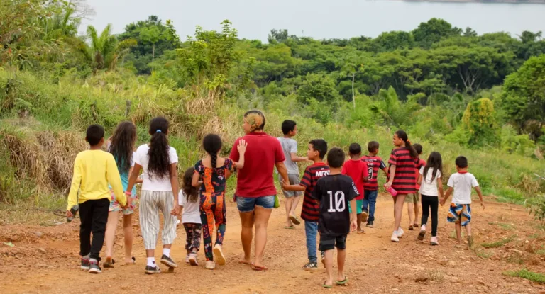 Ações educativas ajudam povos amazônicos a lidar com crise climática