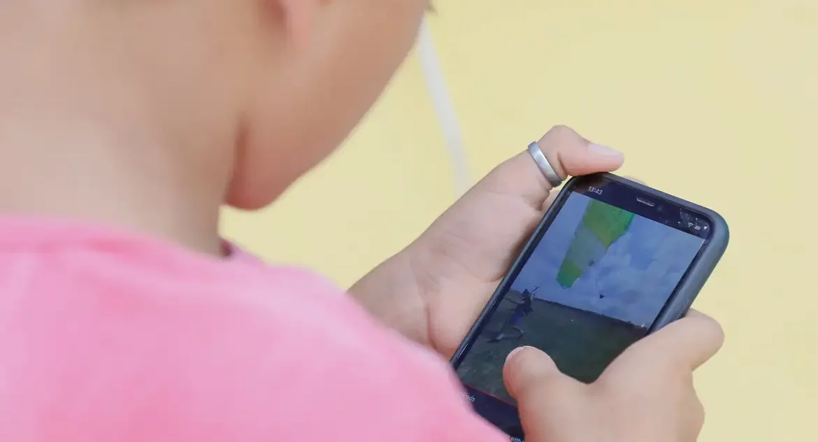 Escolas da educação básica iniciam ano letivo com proibição de celular