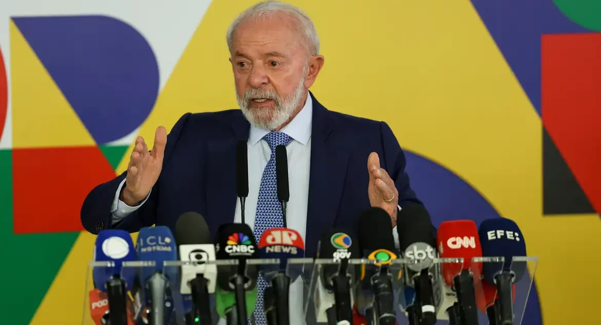 "Maior programa de crédito do país", diz Lula sobre consignado CLT