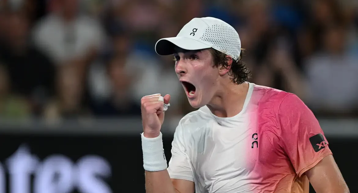 Na estreia em Grand Slams, João Fonseca bate russo Rublev na Austrália