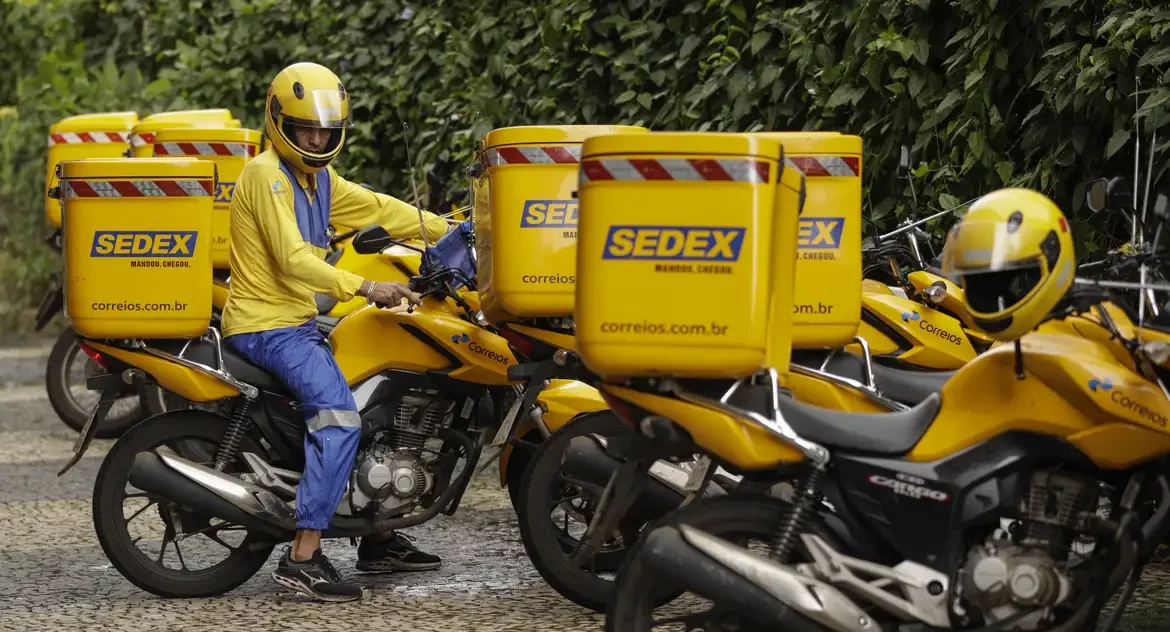Presidente dos Correios diz que gestão anterior sucateou empresa