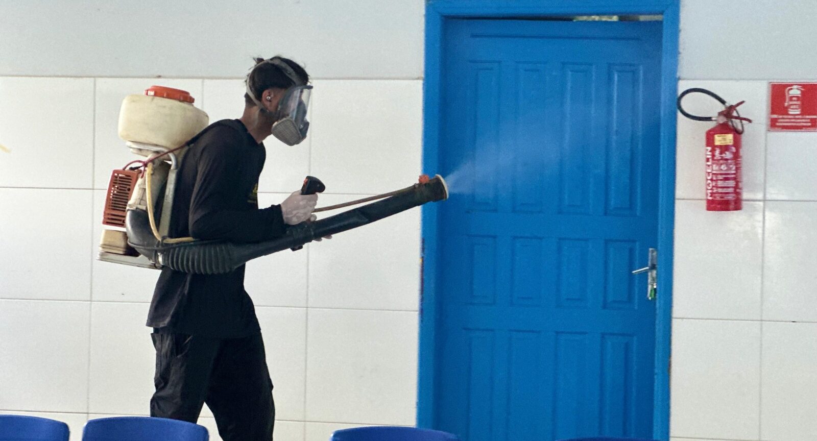 Prefeitura de Jaru promove ação de dedetização nas escolas da rede municipal de ensino