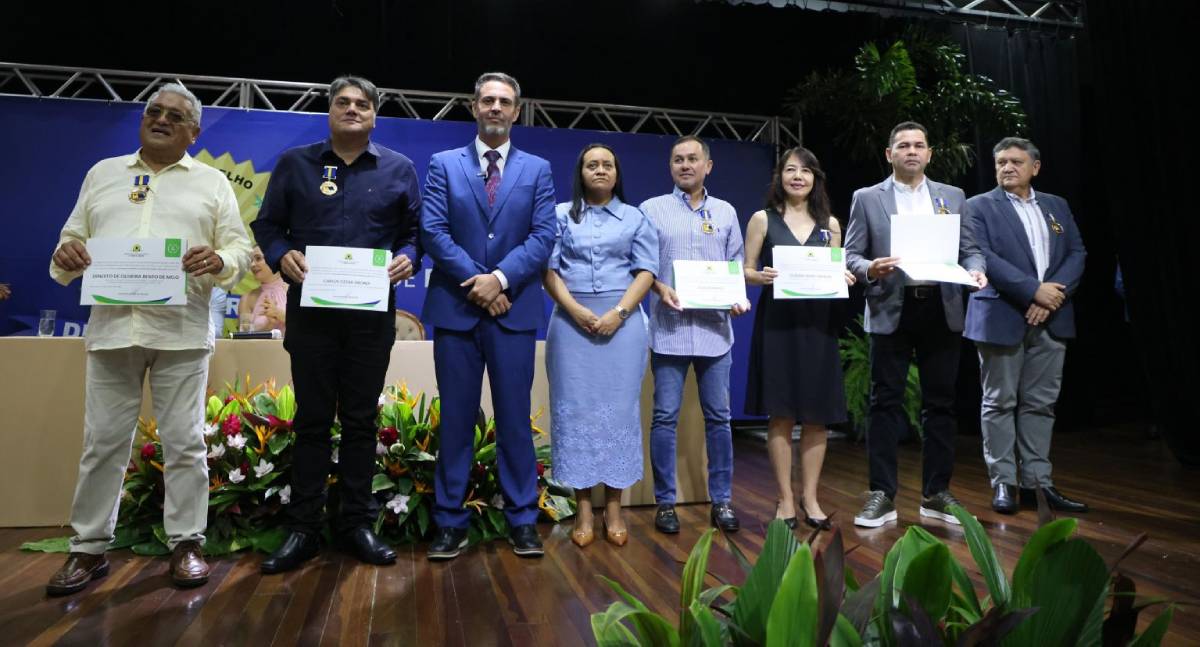 Prefeito Léo Moraes concede honraria municipal a artistas, empresários e pioneiros - News Rondônia