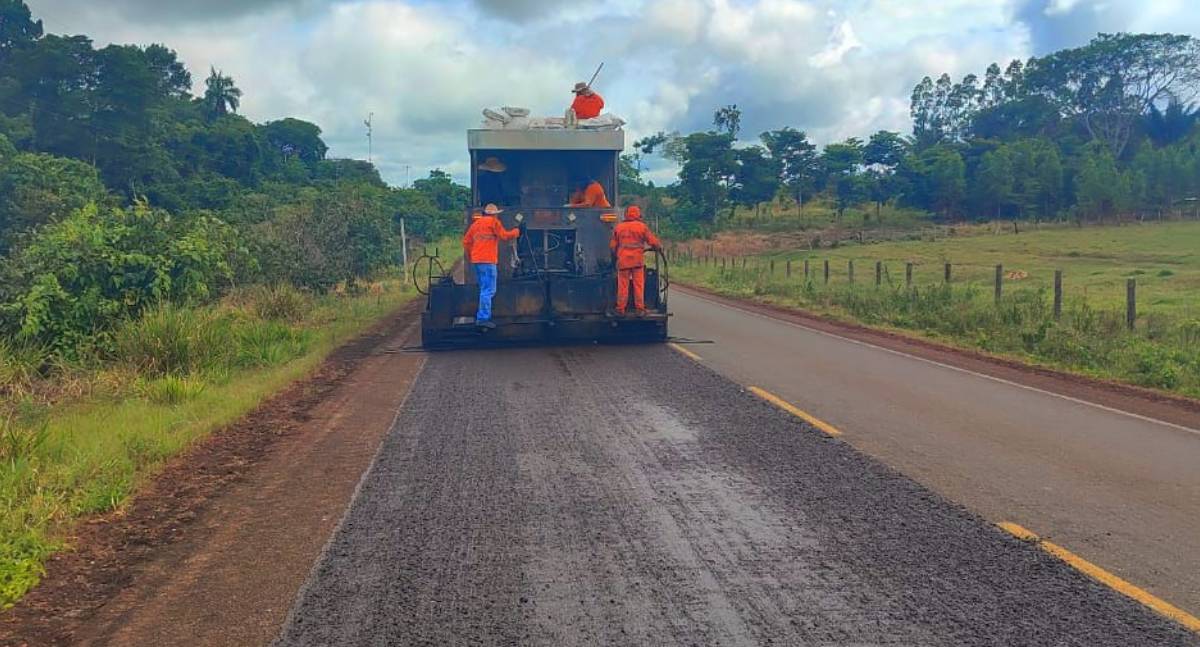 Governo de RO executa 37 quilômetros de microrrevestimento na RO-370, entre Cabixi e trevo de Colorado do Oeste - News Rondônia