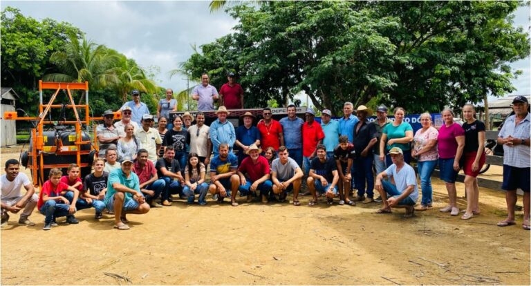 Deputado Pedro Fernandes investe na agricultura familiar com entrega de equipamentos em Cujubim