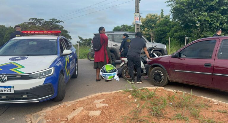 Motociclista sofre convulsão em acidente com carro no centro