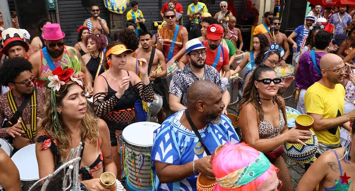 Associação de bancos dá dicas para evitar golpe financeiro no Carnaval