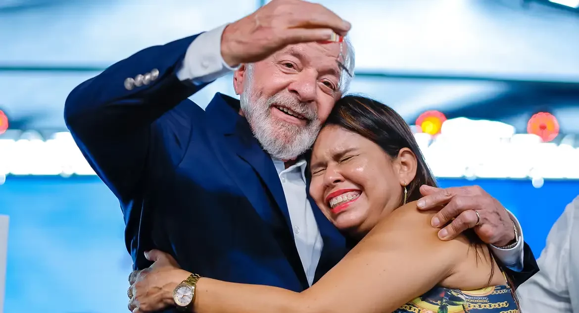 "Nós vamos derrotar as mentiras", diz Lula em Macapá