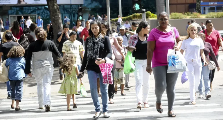 IBGE: em 14 estados, desemprego de 2024 foi o menor já registrado