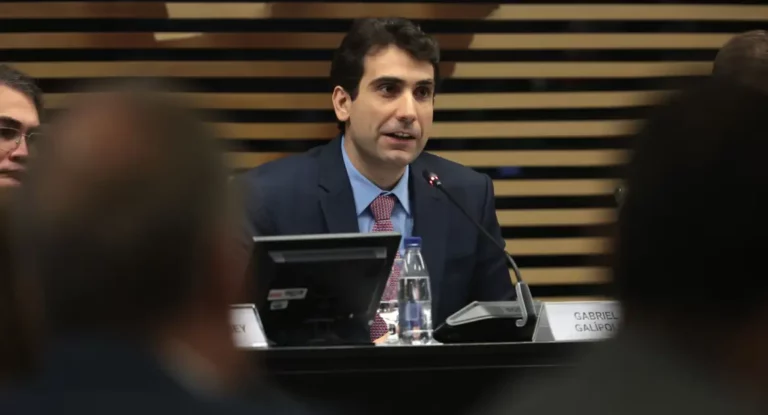 Brasil deve sofrer menos que outros países com tarifas, diz Galípolo