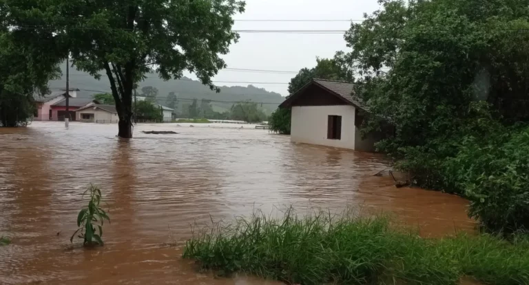 Inmet e Defesa Civil do RS emitem alerta para risco de chuvas intensas
