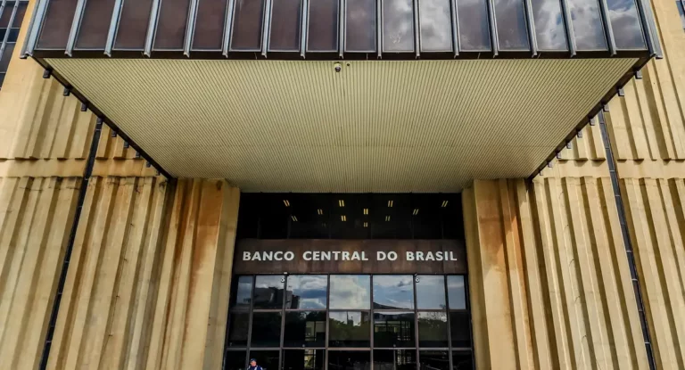 Mercado financeiro eleva previsão da inflação pela 18ª semana seguida