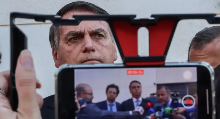 PGR denuncia Bolsonaro e mais 33 por tentativa de golpe de Estado
