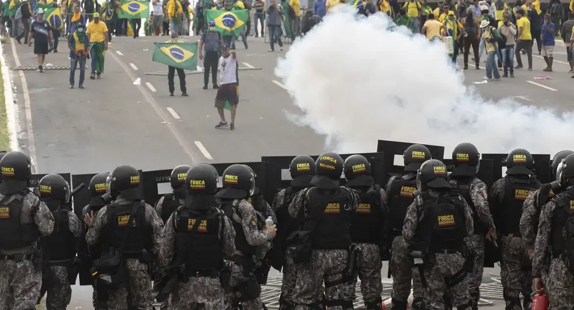 Denúncia contra Bolsonaro influencia projeto da anistia no Congresso