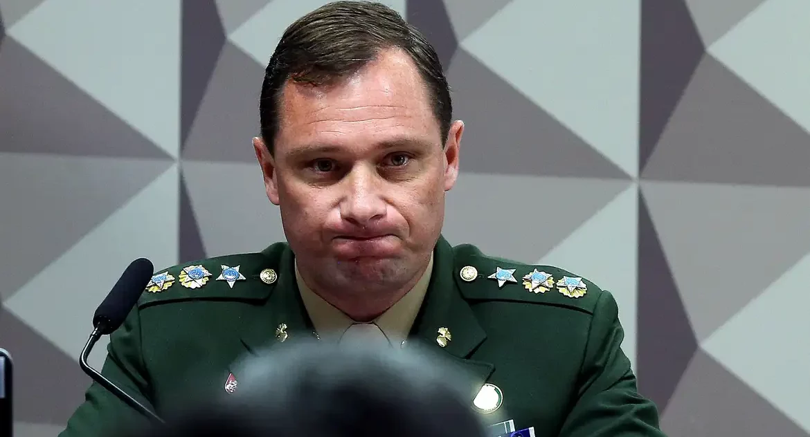 Bolsonaro deu ordem para inserir dados falsos de vacina em sistema