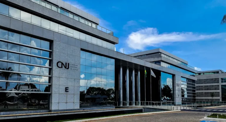 Norma do CNJ autoriza decisões escritas por IA e revisadas por juiz