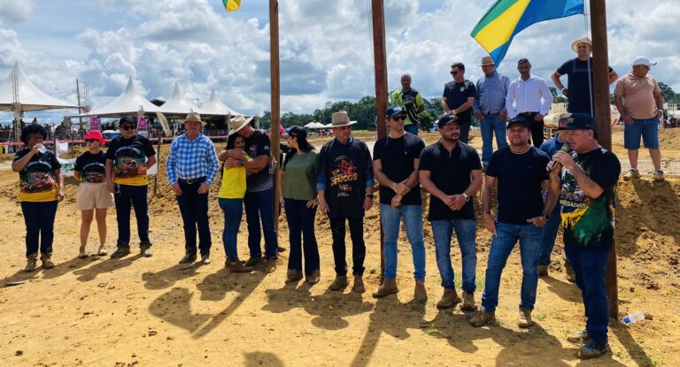 Pedro Fernandes prestigia a 17ª Corrida Nacional de Jericos Motorizados em Alto Paraíso