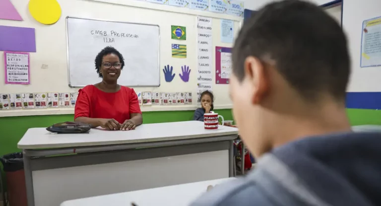 Programa Mais Professores dá desconto a docentes em hospedagens
