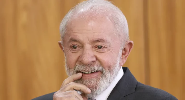 Lula passa por exames de saúde em São Paulo