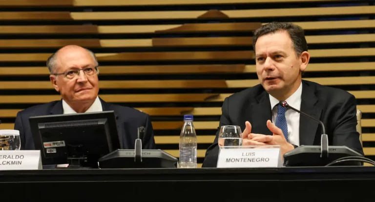 Premiê português defende uso de energia limpa em cadeias de produção