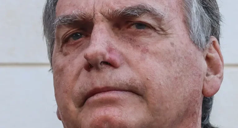 Advogado de Bolsonaro diz que vai pedir anulação da delação de Cid
