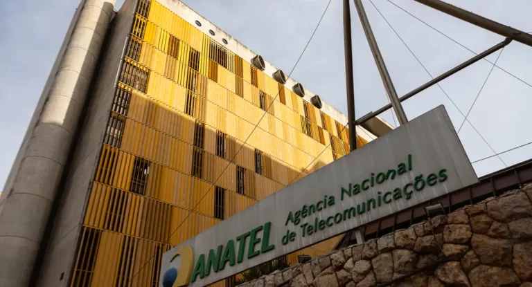 Anatel diz que maioria das operadoras cumpriu suspensão do Rumble