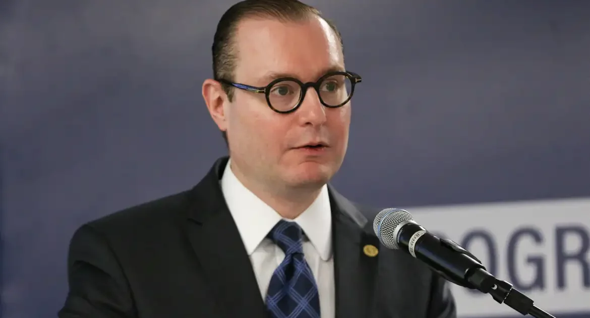 Zanin diz que não vai se declarar impedido para julgar Bolsonaro