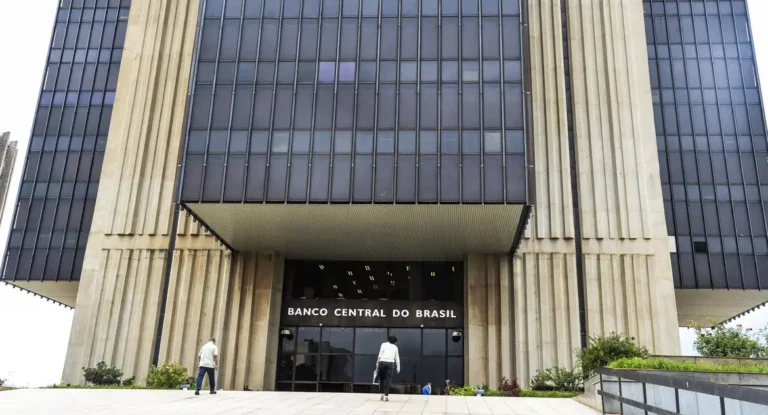 Bancos apontam risco fiscal como ameaça à estabilidade financeira