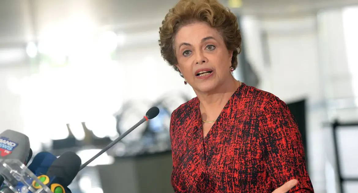 Dilma recebe alta do hospital e retoma presidência do banco do Brics