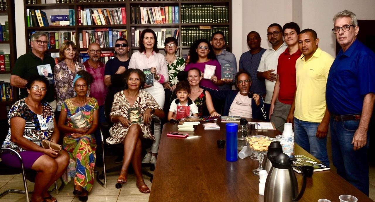 Primeiro encontro de escritores reúne autores em Rolim de Moura
