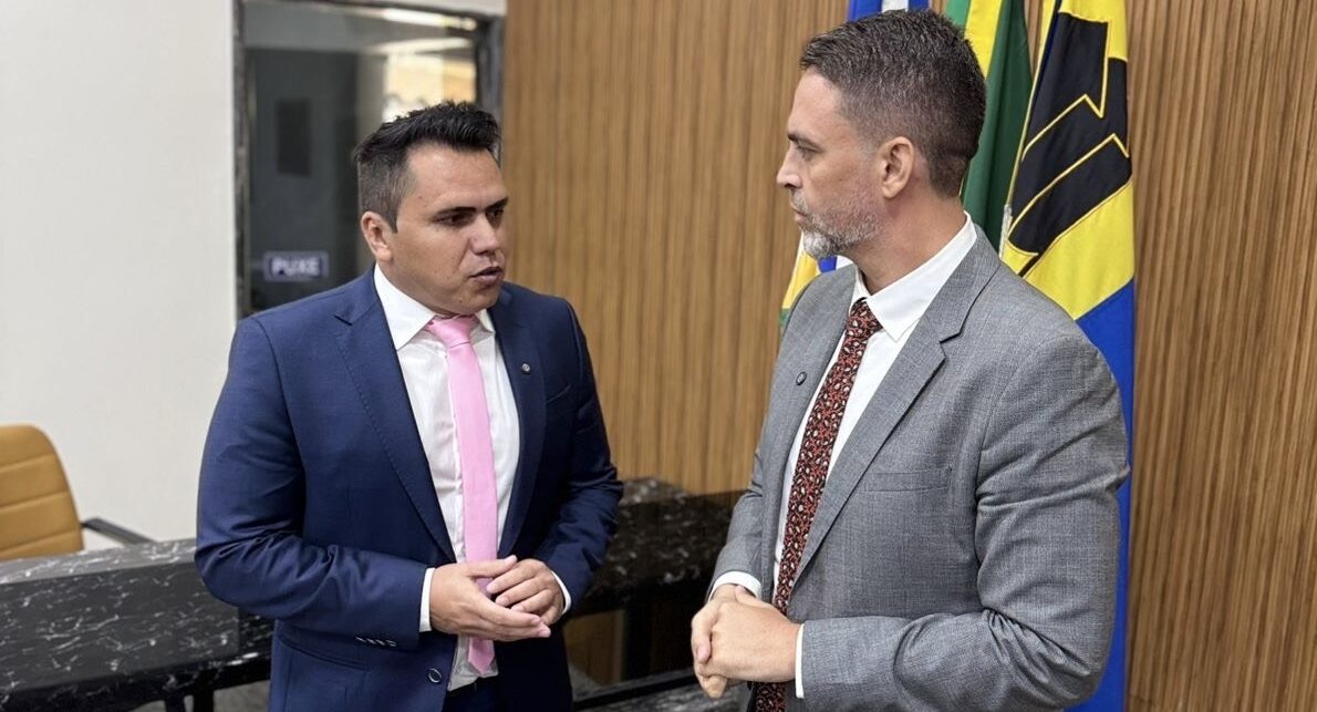 Prefeito Léo Moraes firma compromisso com vereador Edimilson Dourado em prol da zona sul