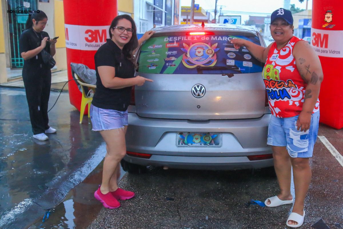 Banda é a Banda: mesmo com chuva, os foliões compareceram em massa no adesivaço - News Rondônia