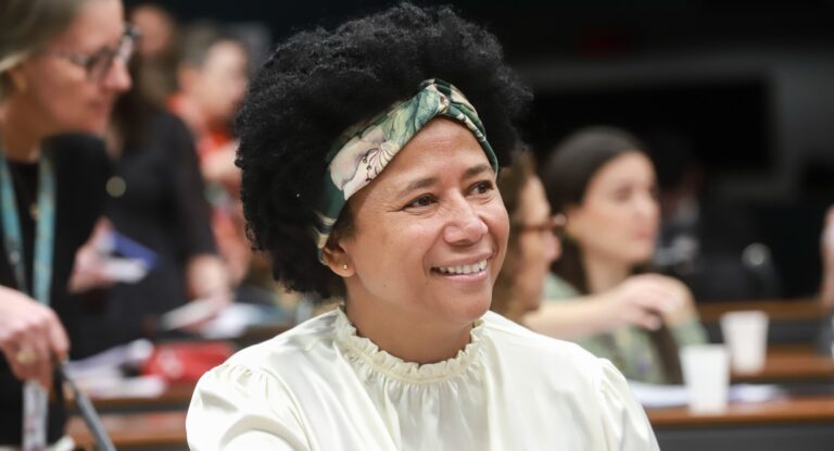 Vitória para a população: Sílvia Cristina celebra a regulamentação da Política Nacional do Câncer