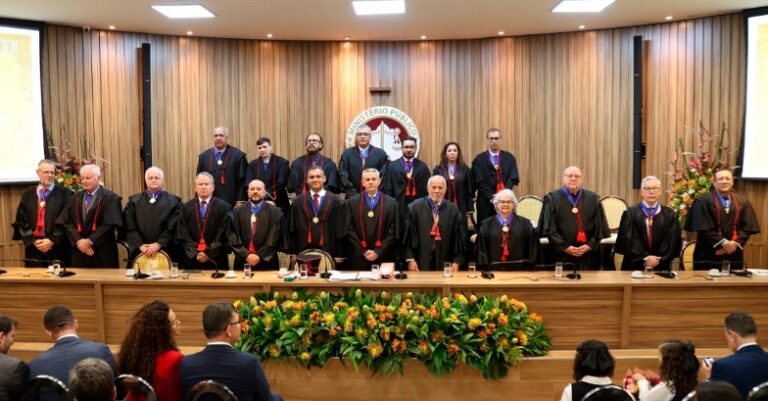 Alexandre Jésus de Queiroz Santiago toma posse como Procurador-Geral de Justiça de Rondônia - News Rondônia