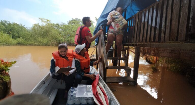 Governo de Rondônia continua distribuindo cestas básicas e água potável às famílias afetadas pela enchente em Ji-Paraná - News Rondônia