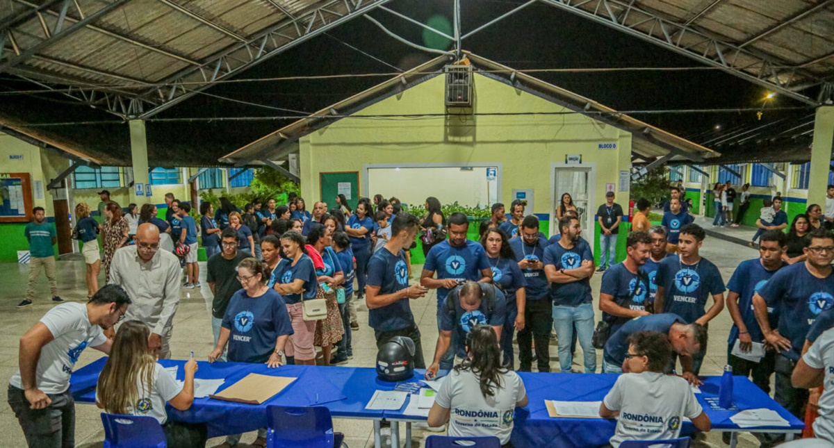 Governo de RO distribui 76 novos kits profissionais a formandos do programa Vencer em Ariquemes - News Rondônia