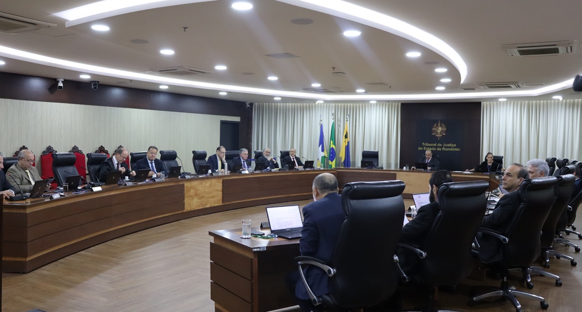 Ameron prestigia sessão de aposentadoria do juiz José Antônio Barretto - News Rondônia